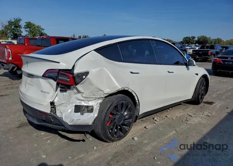 2022 Tesla Model Y z USA, uszkodzony, nr VIN 7SAYGDEF1NF372848